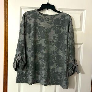 Vera Wang Gray Wonen’s Top -Size XL